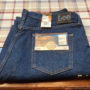 NWT, LEE relaxed fit jeans